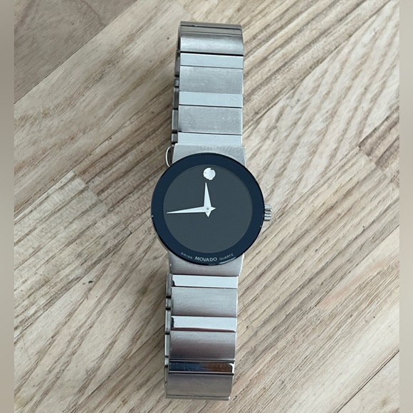 Movado Museum Sapphire Ladies Watch Stainless Bracelet Black Round Dial